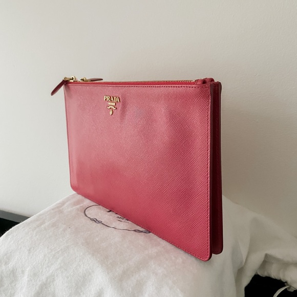 Prada Safiano leather cluth - Picture 2 of 7